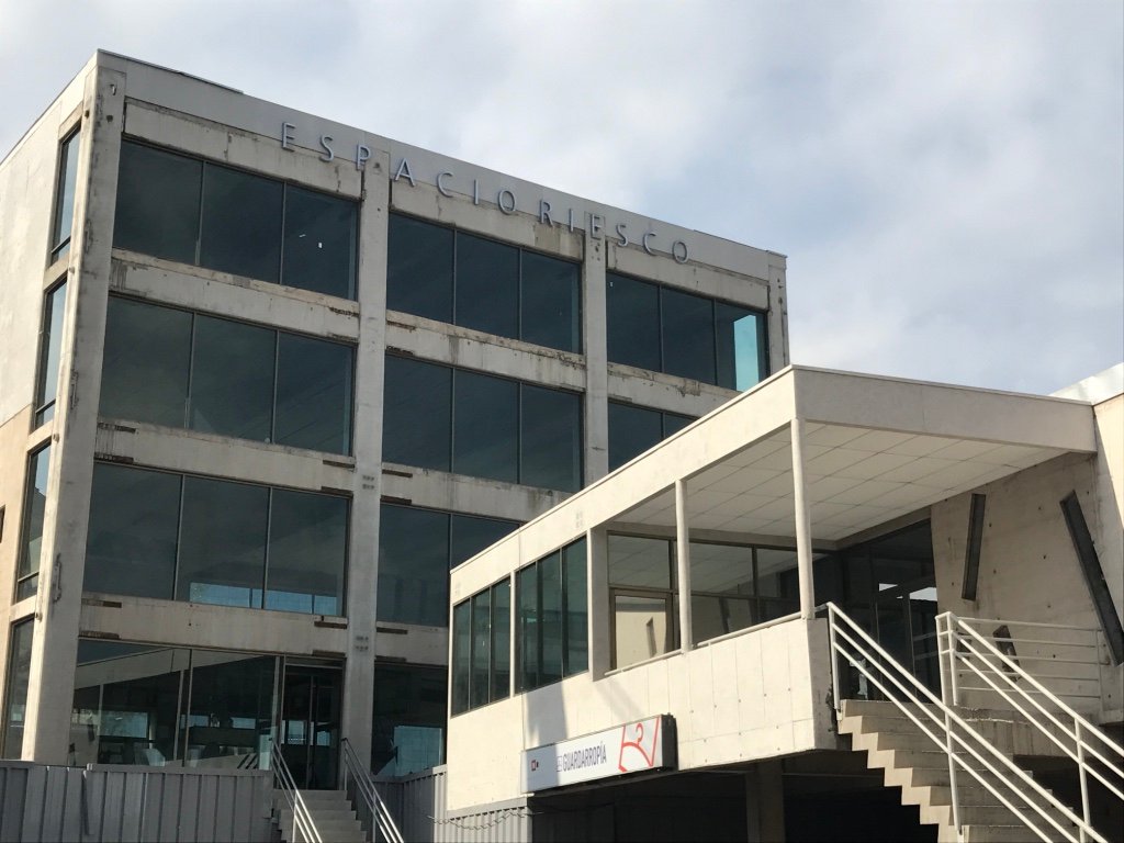 Letrero Espacio Riesco